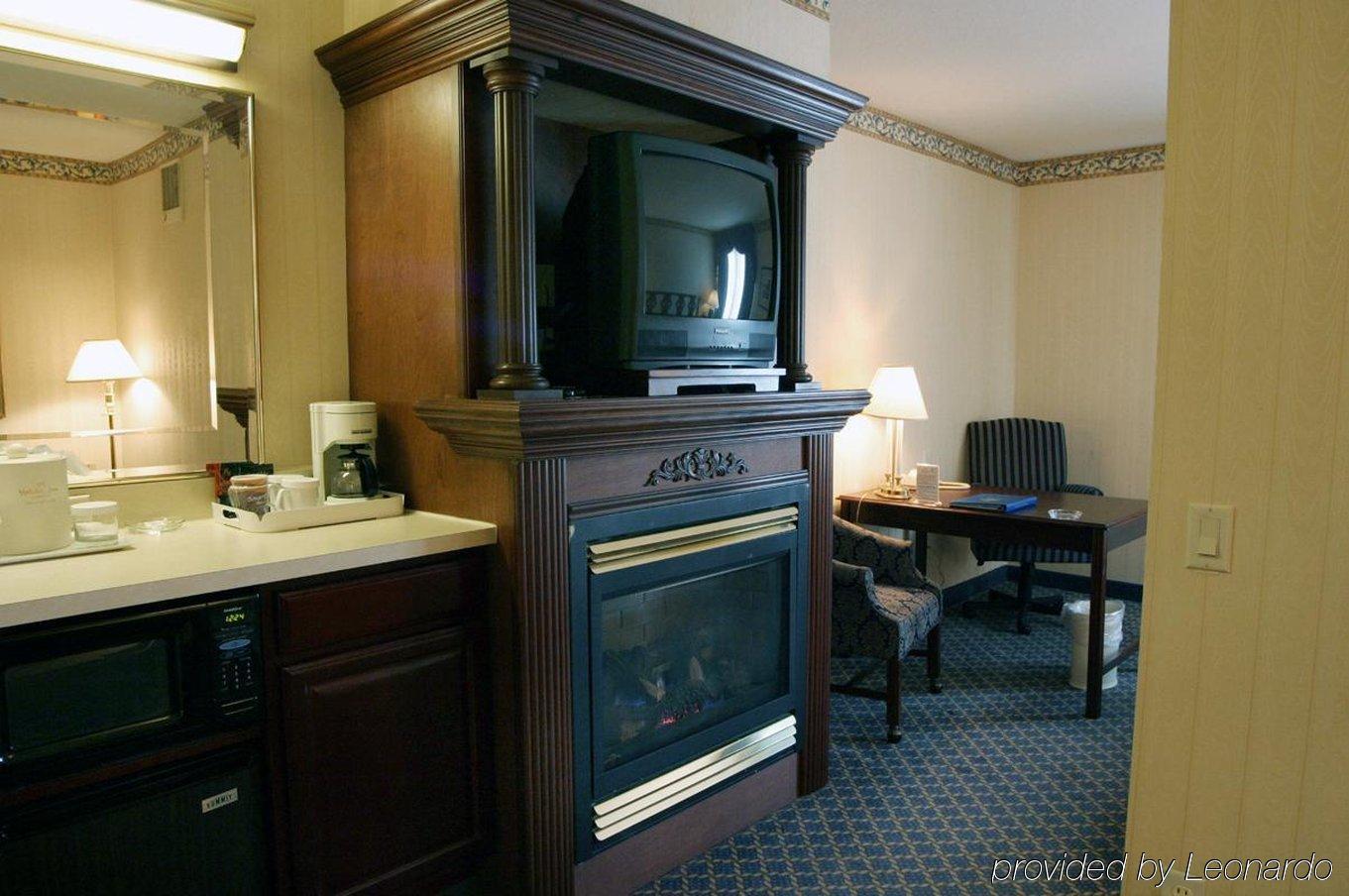 Comfort Inn&Suites Allen Park/Dearborn Exterior foto